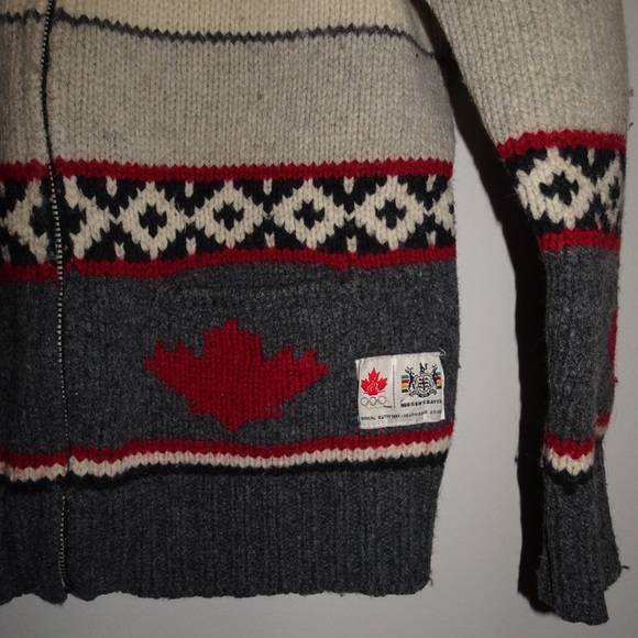 HUDSON'S BAY TEAM CANADA 2010 COWICHAN SWEATER - Picture 5 of 5